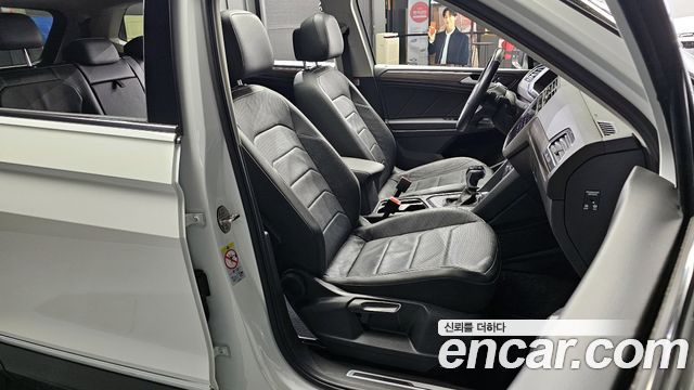 Volkswagen Tiguan 2023 — photo 12