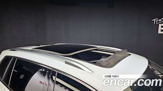 Volkswagen Tiguan 2023 — photo 18