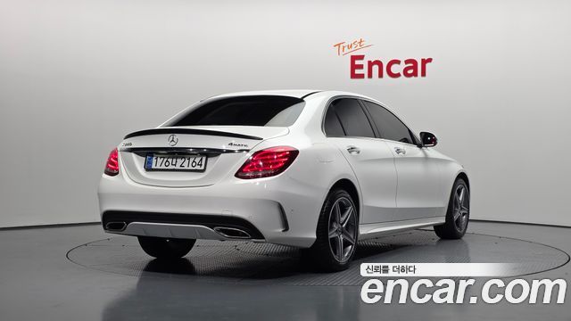 Mercedes-Benz C-Class 2018 — photo 2
