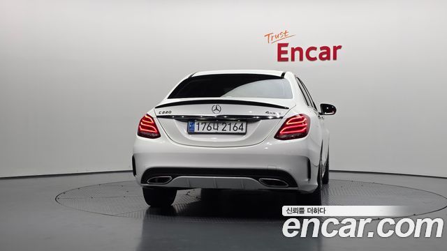 Mercedes-Benz C-Class 2018 — photo 4