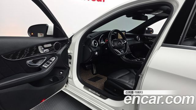 Mercedes-Benz C-Class 2018 — photo 10