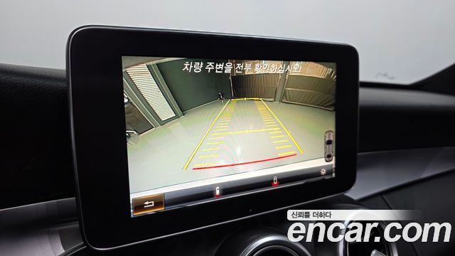 Mercedes-Benz C-Class 2018 — photo 16