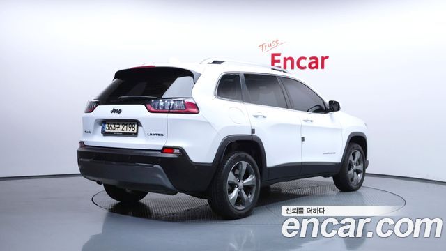 Jeep Cherokee 2021 — photo 2