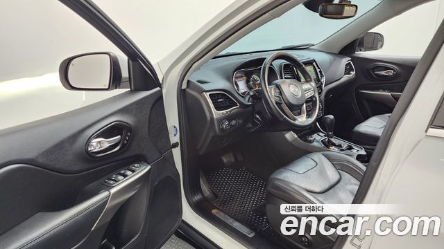 Jeep Cherokee 2021 — photo 10