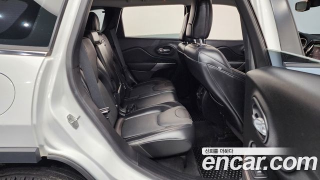 Jeep Cherokee 2021 — photo 12
