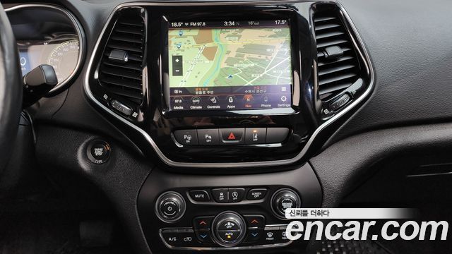 Jeep Cherokee 2021 — photo 14