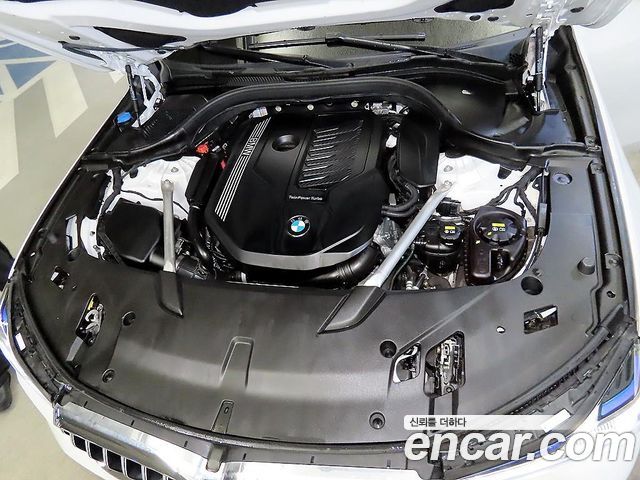 BMW Gran Turismo 2022 — photo 19