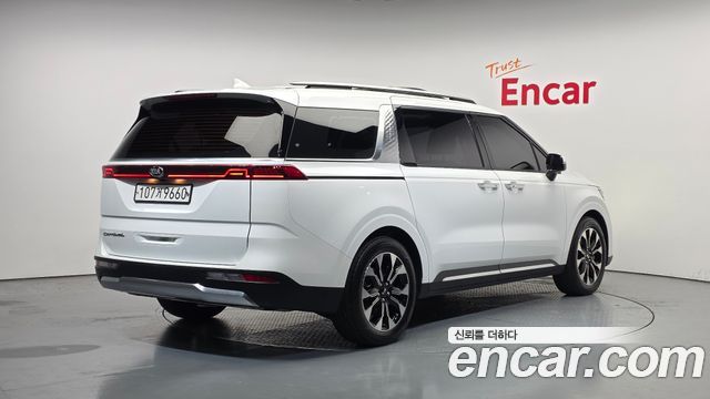 Kia Canival 2021 — photo 2