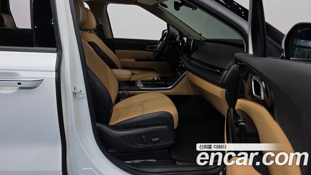 Kia Canival 2021 — photo 11