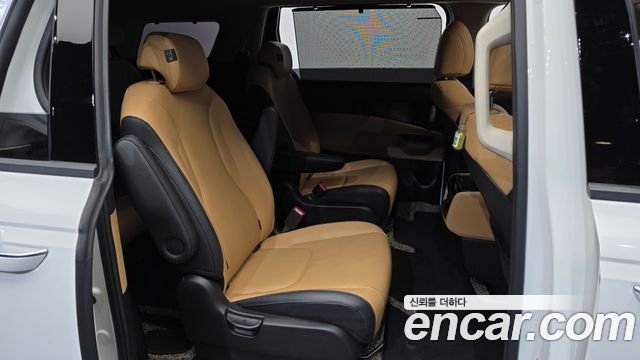Kia Canival 2021 — photo 12