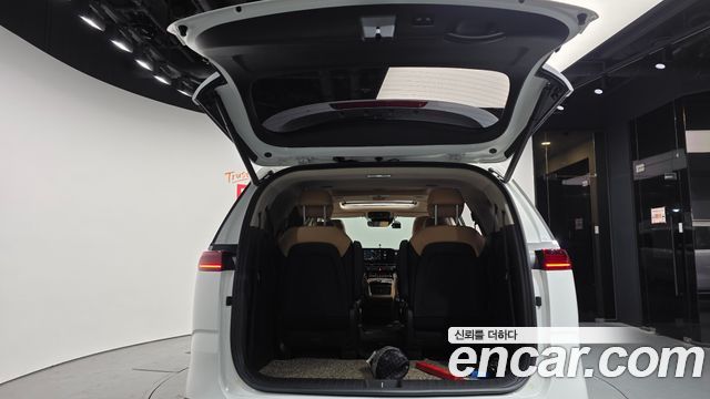 Kia Canival 2021 — photo 20