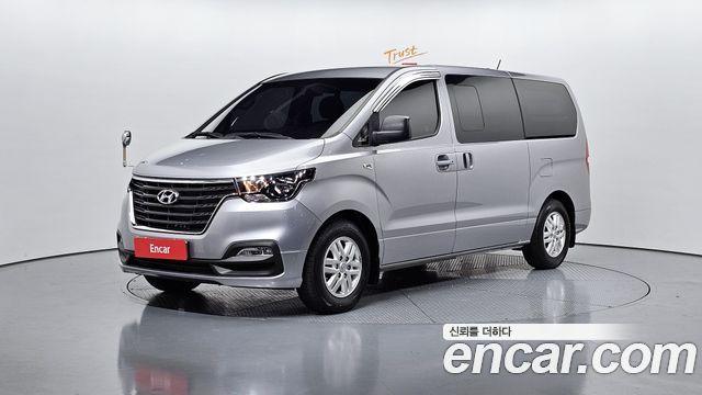 Hyundai Starex 2021 — photo 1