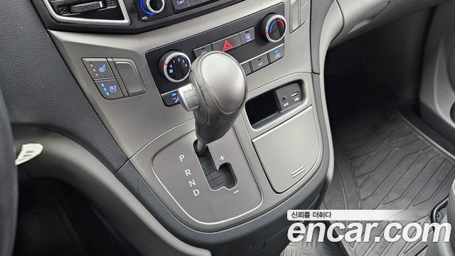 Hyundai Starex 2021 — photo 9