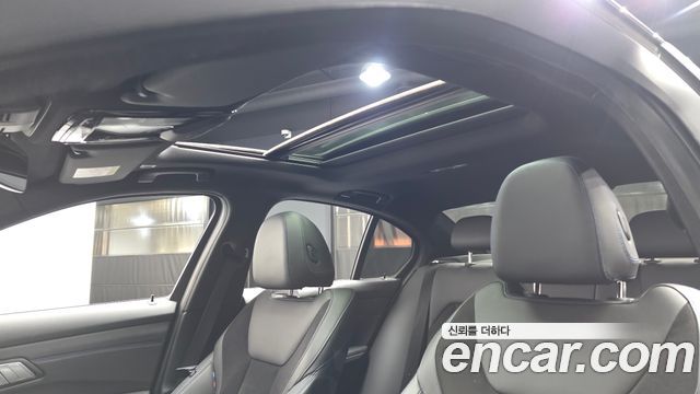 BMW 3-Series 2022 — photo 19