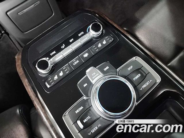 Genesis EQ900 2016 — photo 15