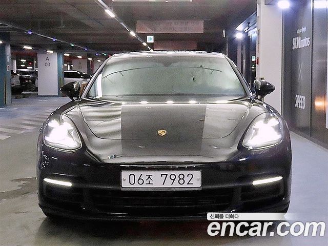 Porsche Panamera 2019 — photo 1