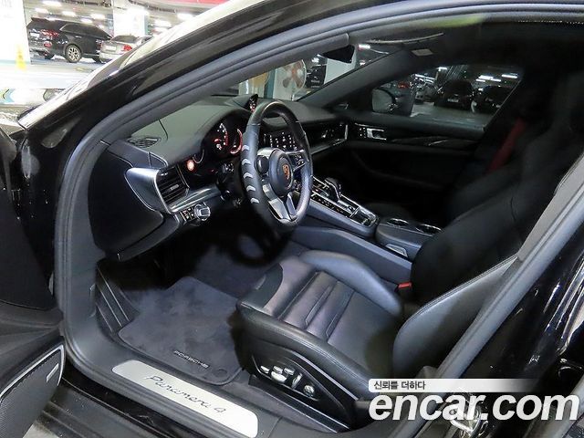 Porsche Panamera 2019 — photo 6