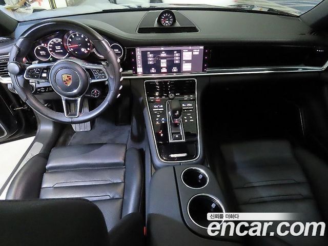 Porsche Panamera 2019 — photo 10