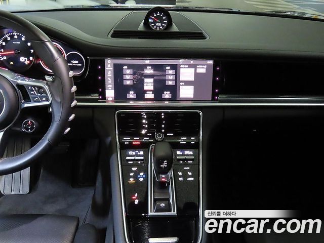 Porsche Panamera 2019 — photo 11
