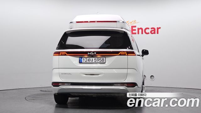 Kia Canival 2022 — photo 4
