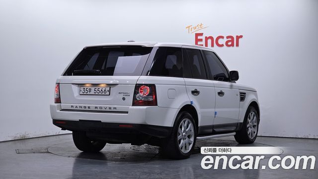 Land Rover Range Rover Sport 2010 — photo 2