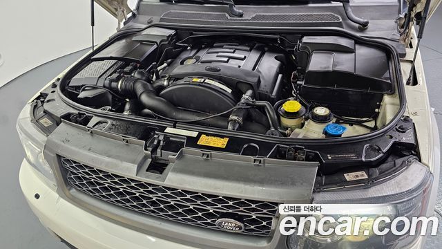 Land Rover Range Rover Sport 2010 — photo 6