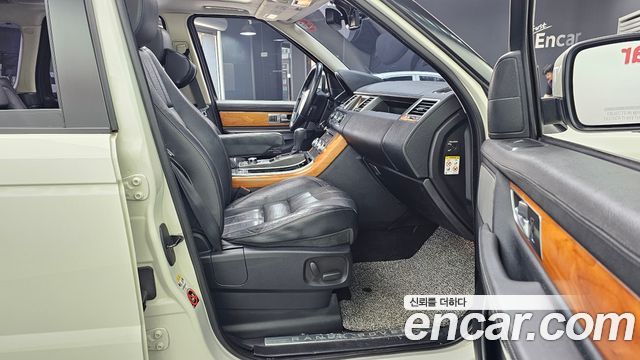 Land Rover Range Rover Sport 2010 — photo 11