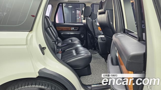 Land Rover Range Rover Sport 2010 — photo 12