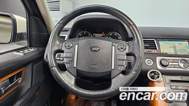Land Rover Range Rover Sport 2010 — photo 13