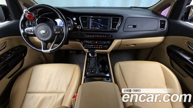 Kia Canival 2017 — photo 7