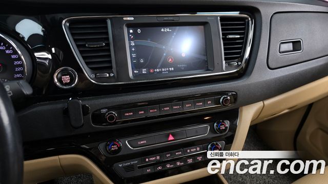 Kia Canival 2017 — photo 14