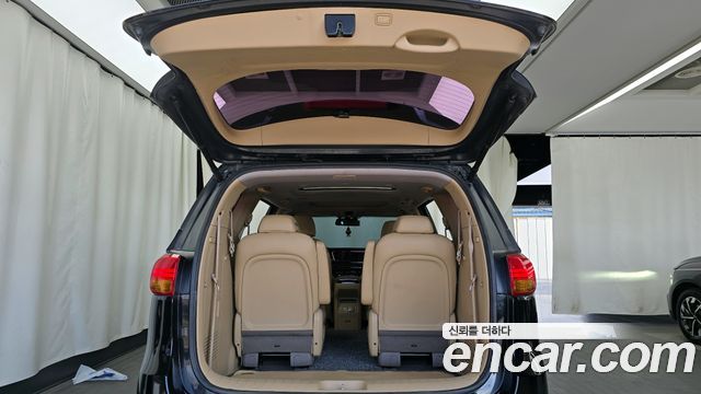 Kia Canival 2017 — photo 20
