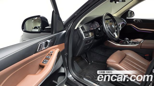 BMW X5 2022 — photo 11