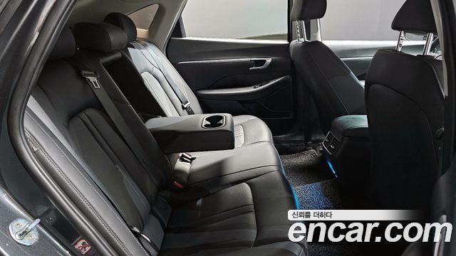 Hyundai Sonata 2022 — photo 12