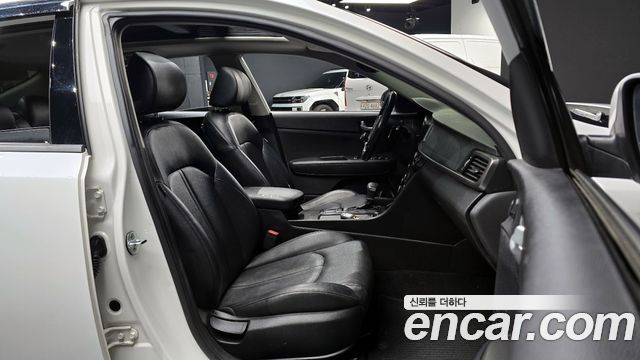 Kia K5 2016 — photo 10