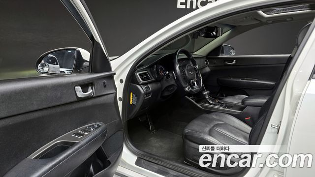 Kia K5 2016 — photo 11