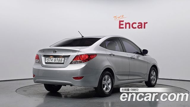 Hyundai Accent 2012 — photo 2