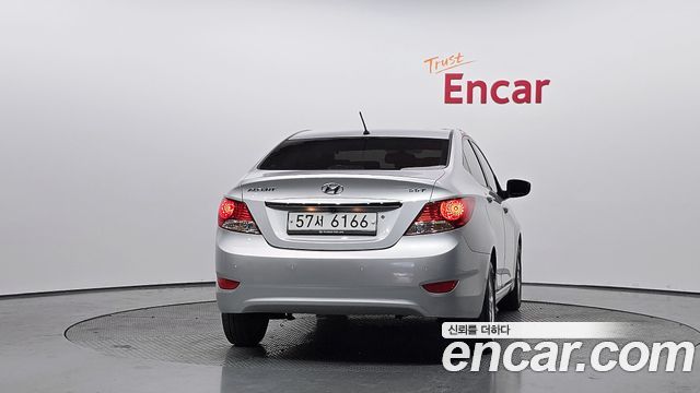 Hyundai Accent 2012 — photo 4