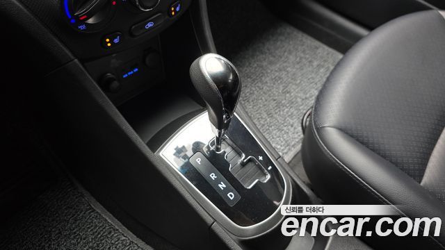 Hyundai Accent 2012 — photo 9