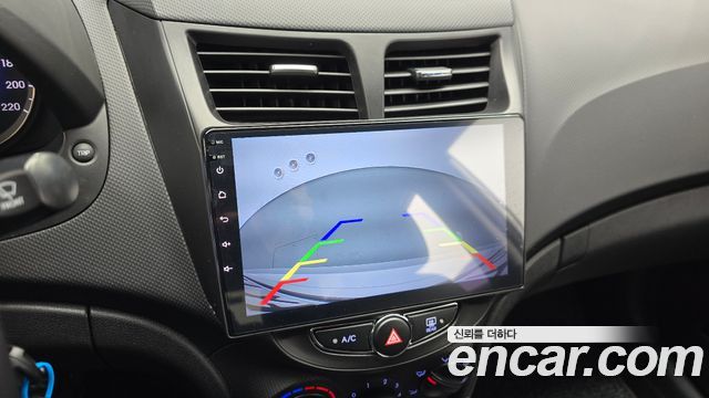 Hyundai Accent 2012 — photo 16