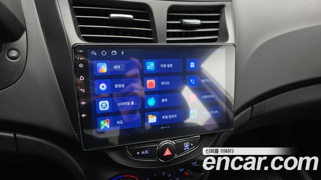 Hyundai Accent 2012 — photo 18