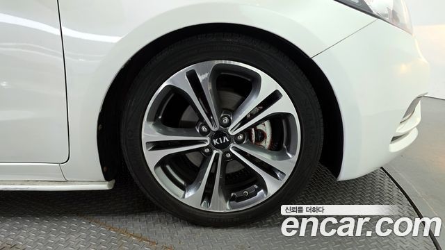 Kia K3 2014 — photo 5