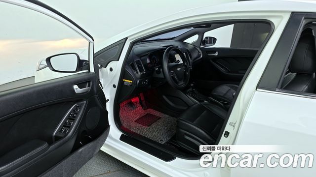 Kia K3 2014 — photo 10