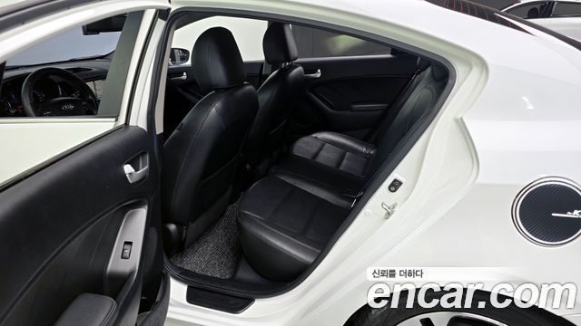 Kia K3 2014 — photo 11