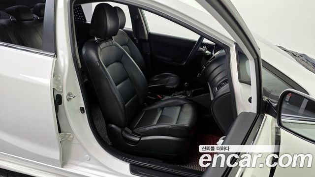 Kia K3 2014 — photo 12