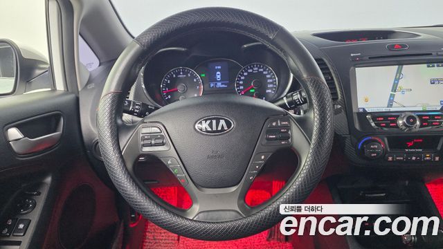 Kia K3 2014 — photo 13