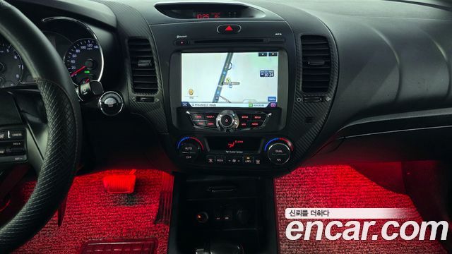 Kia K3 2014 — photo 20