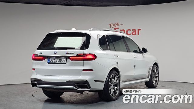 BMW X7 2022 — photo 2