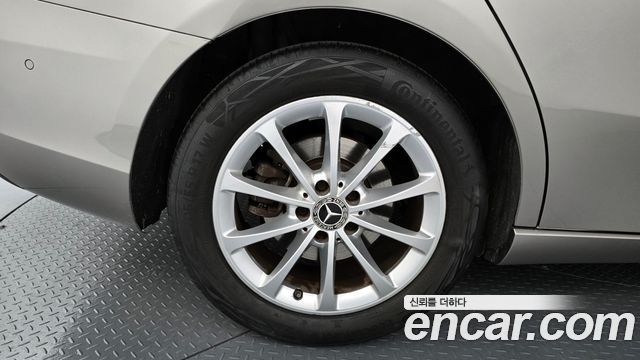 Mercedes-Benz A-Class 2020 — photo 5