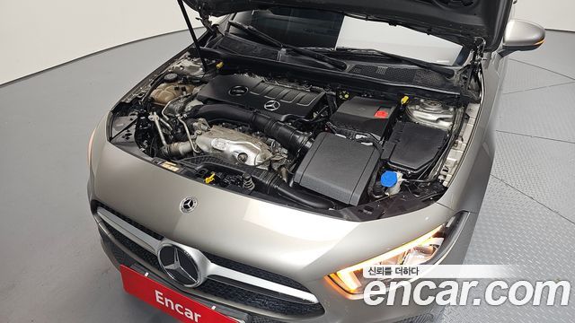 Mercedes-Benz A-Class 2020 — photo 6